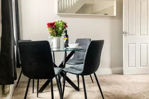 Charming York House, Sleeps 6, Walk to Centre - Image 3