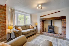 Dog-Friendly Cottage Near the Beach - Image 2