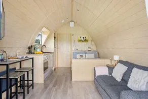 The Nave, Cathedral View - Hot Tub - Free Wifi & parking - Pets - Image 4