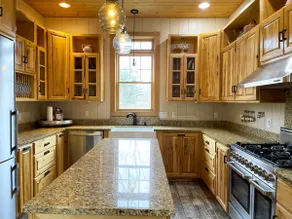 Luxury Home With Mountain View - Image 3