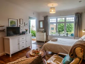 The Apartment at Queen Anne's Lodge - Image 4