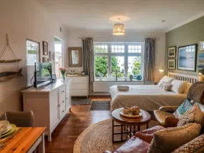 The Apartment at Queen Anne's Lodge - Image 5