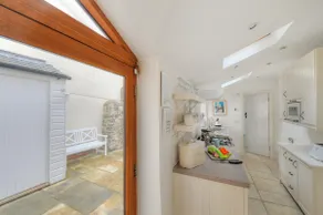 Charm Cottage - Image 3