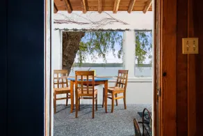 Willow Tree Cottage: Waterfront on Suttons Bay - Image 5