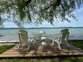 Willow Tree Cottage: Waterfront on Suttons Bay - Image 2