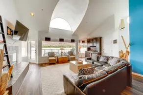 Beautiful Condo w/ Balcony on Lake Chelan! - Image 4