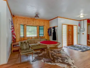 Rustic riverfront cabin near Florence - Image 4