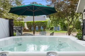 1min to Private Beach, High-end Design & Hot tub - Image 2