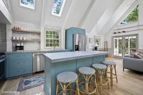 1min to Private Beach, High-end Design & Hot tub - Image 4
