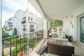 Spectacular and Stylish 2 Bed Aparment - AA1711LT - Image 2