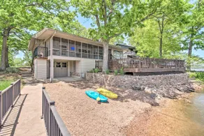 Dock! Waterfront Family Home on Lake of the Ozarks - Image 2