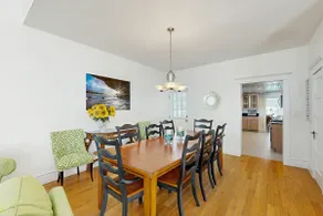Upgraded dog friendly home one & a half blocks to - Image 4