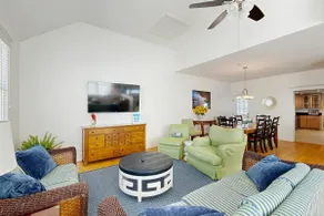 Upgraded dog friendly home one & a half blocks to - Image 3