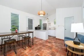 Bungalow 2 - Image 4