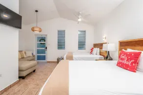Bungalow 2 - Image 2