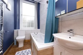 JOIVY 3 bed flat in Old town, close to Grassmarket - Image 4