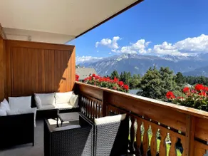 Cosy Apartment with terrace, view and pool - Image 3