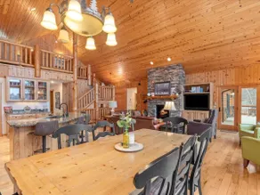 6000 sq ft Whitefish Lake Chain home with year around hot tub & gym! - Image 2