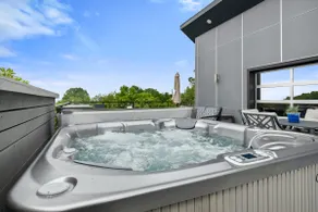 Fayetteview Rooftop Balcony Hot Tub 5 Min to DT - Image 3