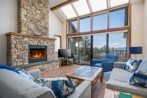 Stunning views of the lake, balcony & fireplace - Image 4