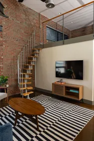 Trendy 1BR loft near it all - Image 5