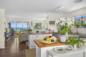 Rockys Beach House - Image 5