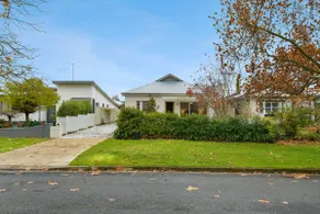 Leafy Lamrock Cosy 3 bedroom home Near CBD - Image 3