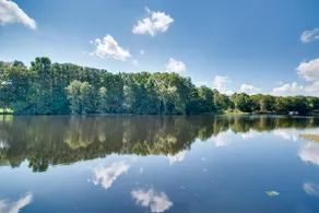 Docks + Balcony: Peaceful River Abode in Dunnellon - Image 3