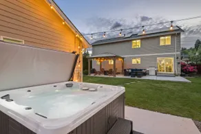 Unrivaled Location, Hot Tub, Huge Patio w/ Gazebo and Couches, Pool Table, Ping Pong, Walk to Dundee - Image 2