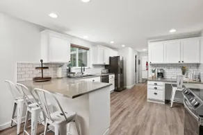 Unrivaled Location, Hot Tub, Huge Patio w/ Gazebo and Couches, Pool Table, Ping Pong, Walk to Dundee - Image 3
