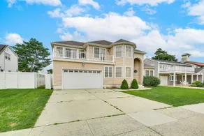 Spacious Brigantine Home ~ 1 Block to Beach! - Image 2