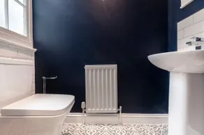 Luxurious Large Townhouse in the Heart of Barbican - Image 3