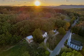 Family & Friends Retreat*Hot Tub*Game Room*King Beds*Firepit*Near Lakes*Sauna - Image 2