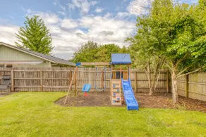 Monmouth Retreat: Hot Tub, Playground & Game Room - Image 3