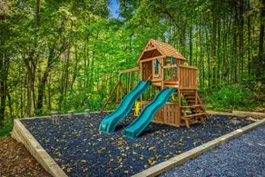 Playground|Views|Pets |Pool |Sauna |Massage Chair - Image 5