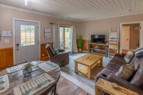 Hill Hideaway Unit 2 - Dog-Friendly Lake Retreat - Image 3