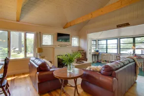 Peaceful Long Pond Cottage w/ Dock & Views - Image 4