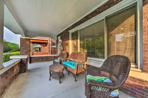 Elegant Detroit Home w/ Yard ~ 5 Mi to Dtwn! - Image 2