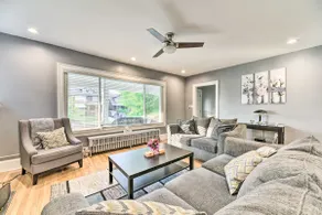Elegant Detroit Home w/ Yard ~ 5 Mi to Dtwn! - Image 5