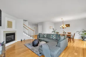 Relaxing Luxurious Waterfront in Hampton  - Image 3