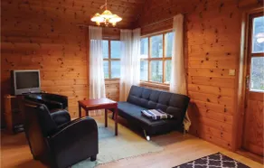 2 Bedroom Cozy Home In Vallavik - Image 2