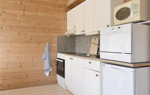 2 Bedroom Cozy Home In Vallavik - Image 5