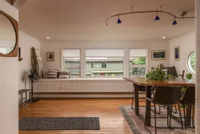 2 Bedroom Modern Condo in Heart of Downtown - Image 5