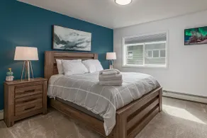 2 Bedroom Modern Condo in Heart of Downtown - Image 2