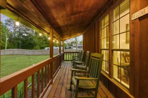 2Br Cabin with hot tub, BBQ, 55\" Smart TV, W/D. - Image 5