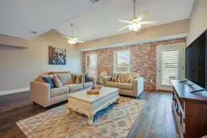 Downtown Loft - Above Bull & Barrel & Close to Georgia Southern - Image 2