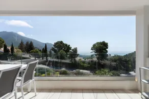 Central Apartment with a view - Image 3