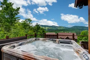 The Peaks Retreat Overlooking Sunday River - Image 4