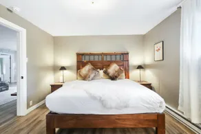 Stunning 4 BR Home, Tranquil Setting! - Image 4