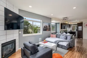 Downtown Seattle Townhome w/ Garage Near Seattle U - Image 4
